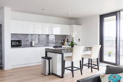 3 bedroom flat for sale, Pinnacle House, Royal Wharf, Silvertown, LONDON, E16