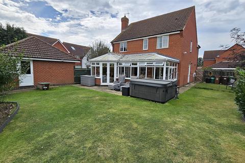 4 bedroom detached house for sale, Hoopers Close, Bottesford