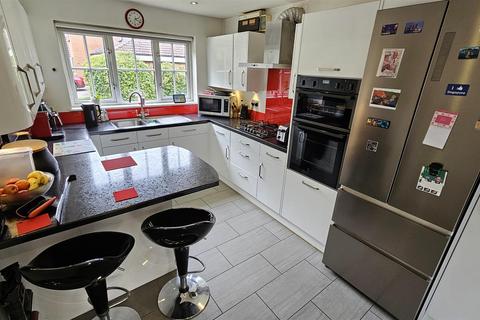 4 bedroom detached house for sale, Hoopers Close, Bottesford