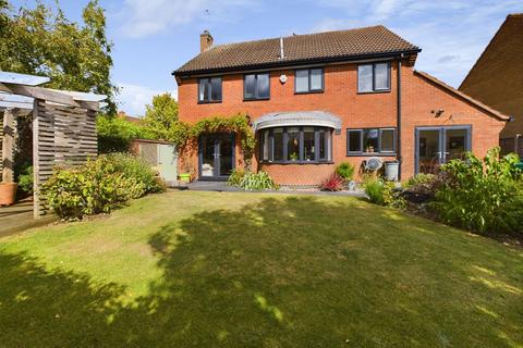 5 bedroom detached house for sale, Broadwater Lane, Towcester, NN12