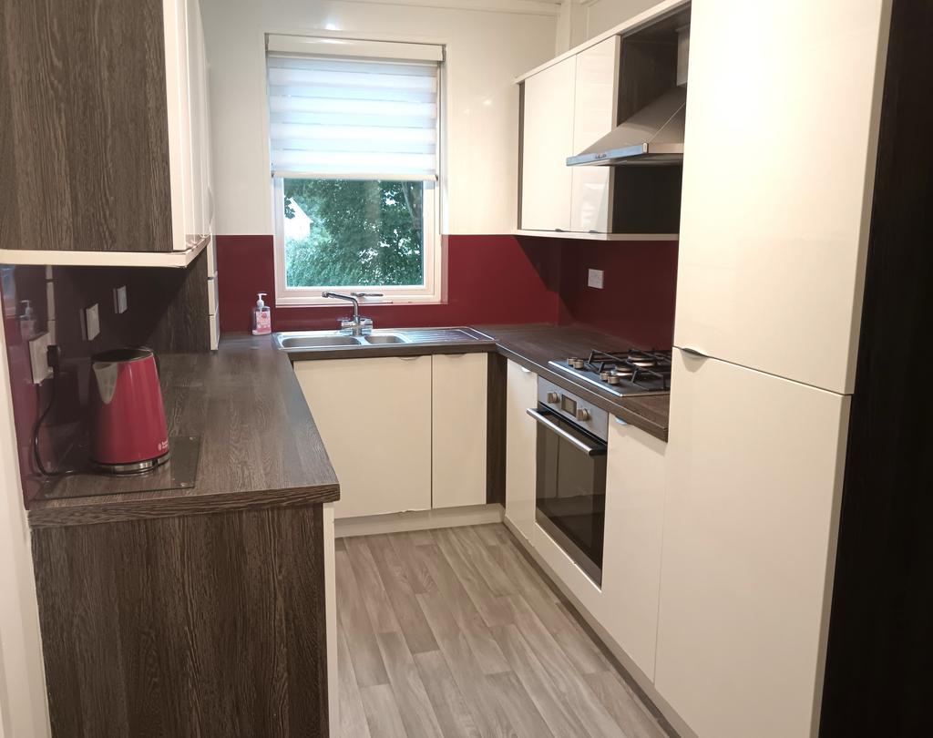 Baldwin Avenue, Glasgow, G13 3 bed semidetached house for sale £190,000