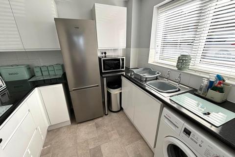 2 bedroom end of terrace house for sale, Pine Ridge, Southfields, Northampton NN3