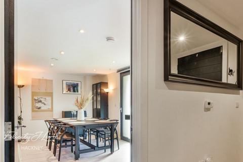 4 bedroom flat for sale, Dalston Lane, Hackney, E8