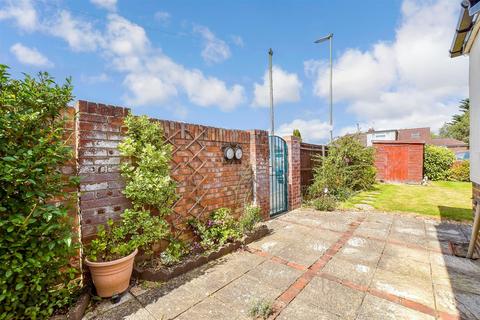 36 Hooks Lane, Havant, PO9 3DR