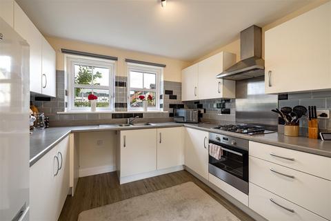 4 bedroom detached house for sale, Knoll Park, Galashiels