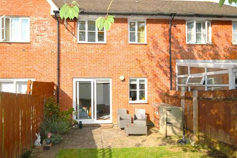 5 Chestnut Close, Chartham, Canterbury, CT4 7TD