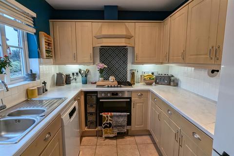 5 Chestnut Close, Chartham, Canterbury, CT4 7TD