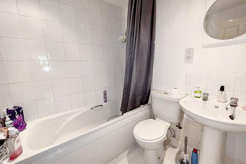 55 Bridges View, Gateshead, NE8 1NZ