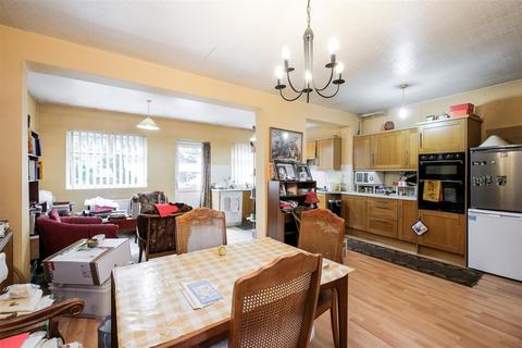 5 Kenilworth Avenue, London, E17 4PD