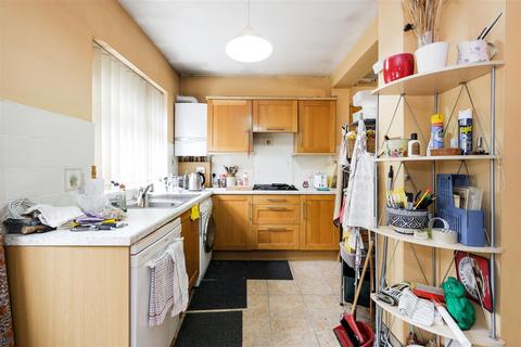 5 Kenilworth Avenue, London, E17 4PD