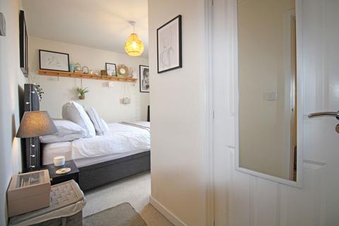 50e Anglia Way, Great Denham, Bedford, MK40 4SD