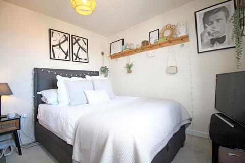 50e Anglia Way, Great Denham, Bedford, MK40 4SD
