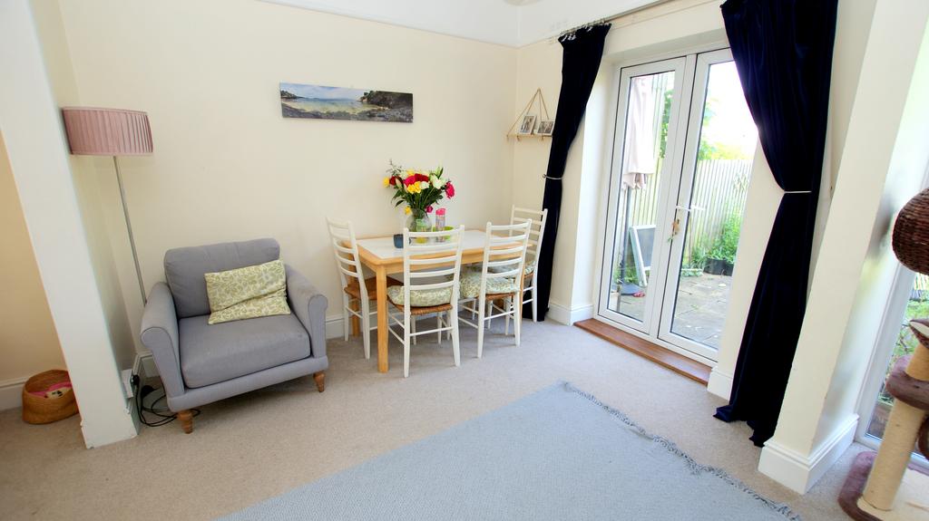 Tennyson Road, Cheltenham 3 bed semidetached house for sale £300,000