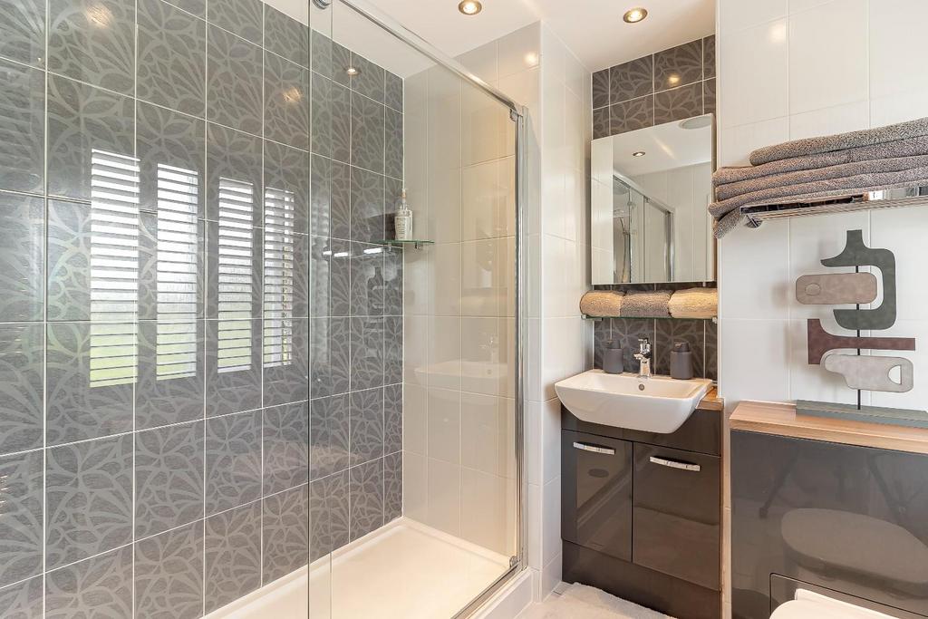 Bedroom 2 Ensuite.jpg