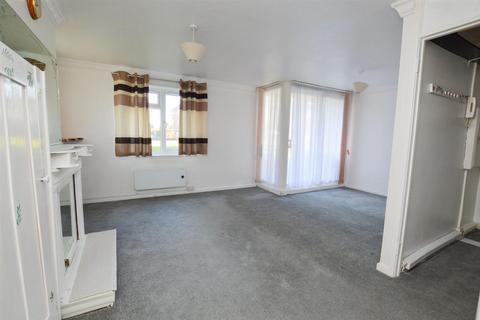 Studio to rent, Etchingham Road, Eastbourne