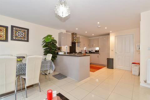 4 bedroom end of terrace house for sale, Sargent Way, Broadbridge Heath, Horsham, West Sussex