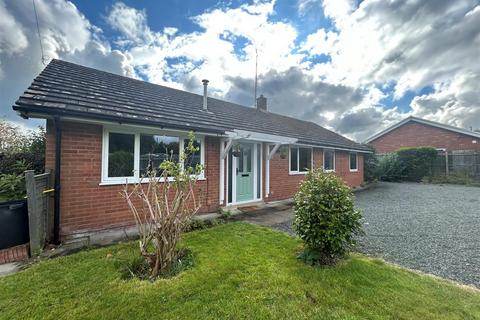 3 bedroom detached bungalow for sale, Orchard View, Evenjobb