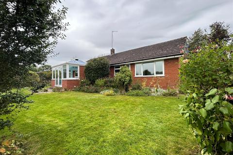 3 bedroom detached bungalow for sale, Orchard View, Evenjobb