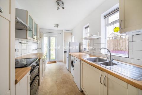 101 Bradgate Road, London, SE6 4TR
