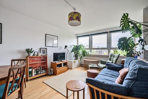 2 bedroom apartment for sale, Brayards Road Estate, London