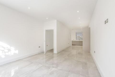 4 bedroom end of terrace house for sale, Grand Drive, Raynes Park