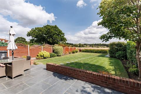 4 bedroom detached house for sale, The Orchards, Epping