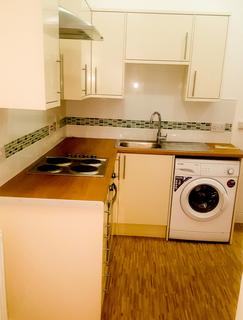 Studio to rent, Ley Street, Ilford, IG2