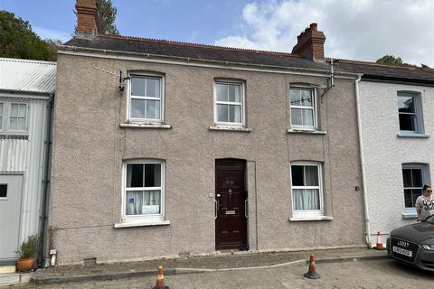 3 bedroom end of terrace house for sale, 11 Quay Street, Lower Town, Fishguard