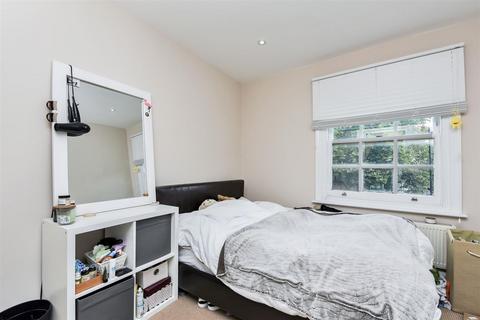 3 bedroom apartment to rent, Clapham High Street, Clapham