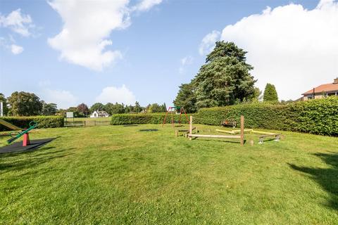 4, Welcome Cottages Slines Oak Road, Woldingham, Caterham, CR3 7EB