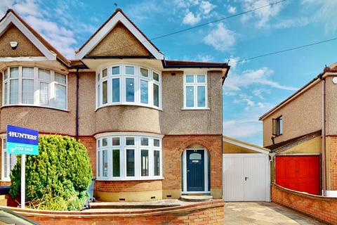 3 bedroom end of terrace house for sale, Meadway, Seven Kings, Ilford, IG3