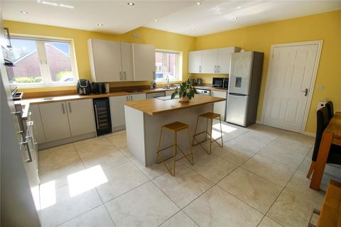 3 bedroom end of terrace house for sale, Kilby Crescent, Wiltshire SN25