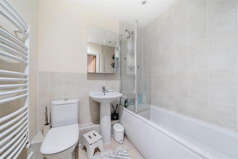 1 bedroom apartment for sale, 2a Alberon Gardens, London NW11