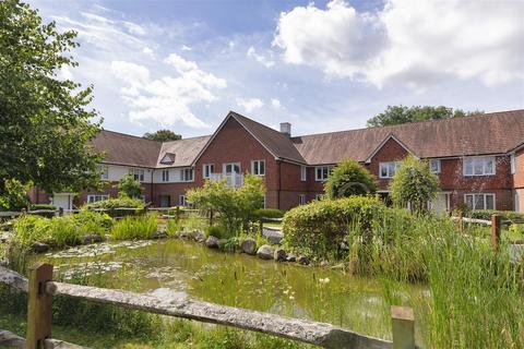 3 bedroom end of terrace house for sale, Rookery Court, Marden