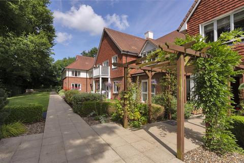 3 bedroom end of terrace house for sale, Rookery Court, Marden