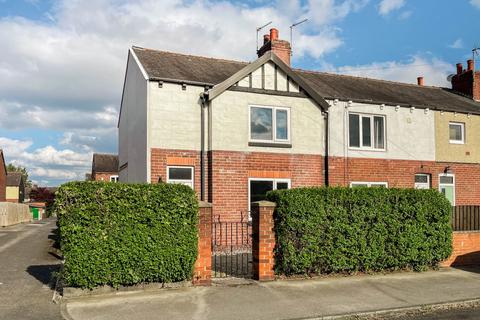 2 bedroom house to rent, Calverley Green Road, Normanton