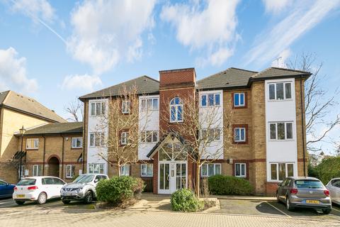 2 bedroom flat for sale, Heathcote Road, Twickenham