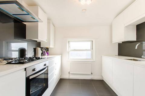 3 bedroom flat for sale, Lilford Road, Brixton, London, SE5