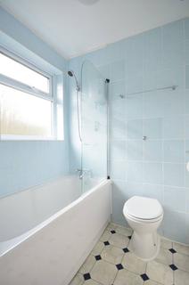 Studio to rent, Elmley Close, Beckton, London, E6