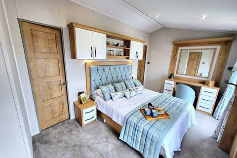 2 bedroom lodge for sale, Polperro Holiday Park