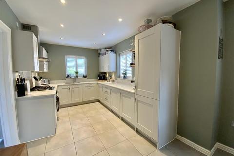 4 bedroom detached house for sale, Blackhorse Drive, Old Stratford, Milton Keynes