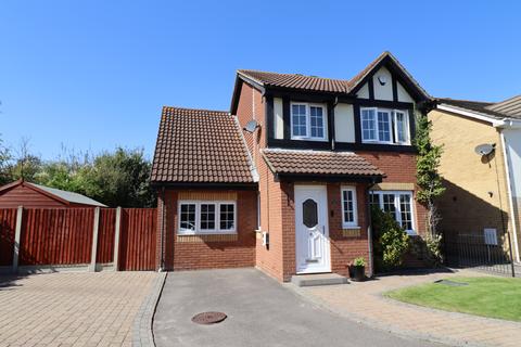 3 bedroom detached house for sale, Courtenay Drive, Chafford Hundred RM16