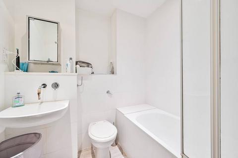 Studio for sale, Henriques Street, Aldgate, London, E1