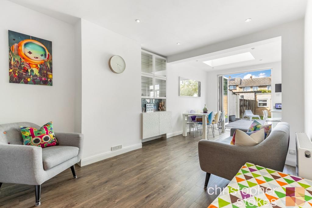 Goffs Lane, Goffs Oak, Hertfordshire... 4 bed end of terrace house for
