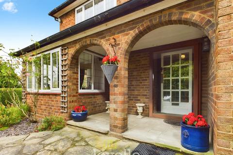 4 bedroom detached house for sale, Queens Parade, Cleethorpes DN35