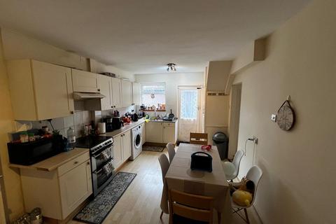 4 bedroom house share to rent, Slaidburn Drive, Lancaster