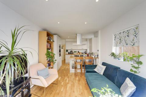 2 bedroom flat for sale, Laleham Road, Catford, London, SE6