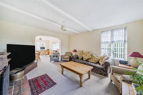 Wyresdale Cobham Way, East Horsley, Leatherhead, KT24 5BH