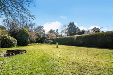 Wyresdale Cobham Way, East Horsley, Leatherhead, KT24 5BH