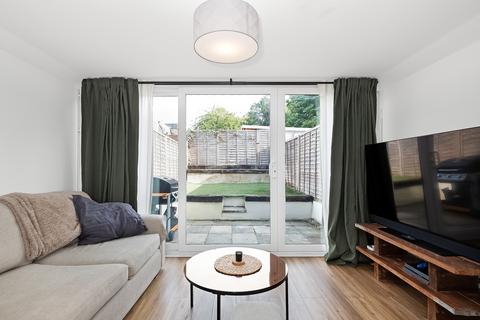 29 Breckonmead, Bromley, BR1 3BW
